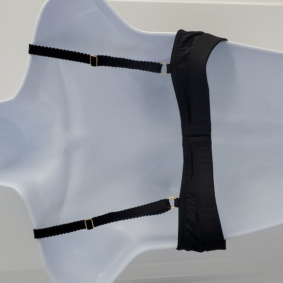 Victoria's Secret satin and lace bralette - Picture 5 of 10